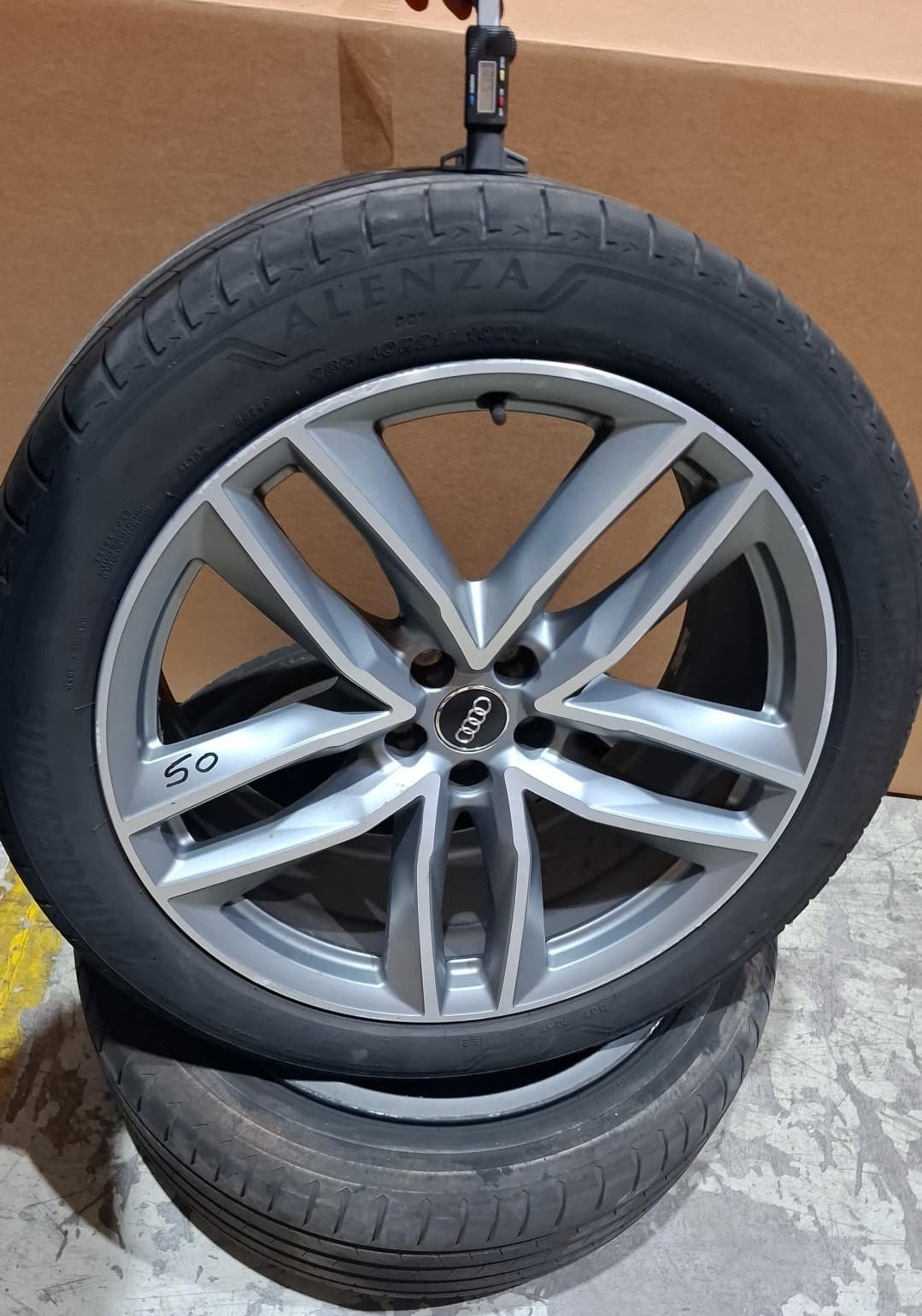 Cer 50 - cerchi in lega Audi Q7 4m0601025t 9.5j 21 h2 et31 senza gomme graffiati