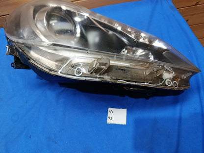 FA 92 - faro anteriore destro Toyota Yaris Hybrid dal 2011 con difetti