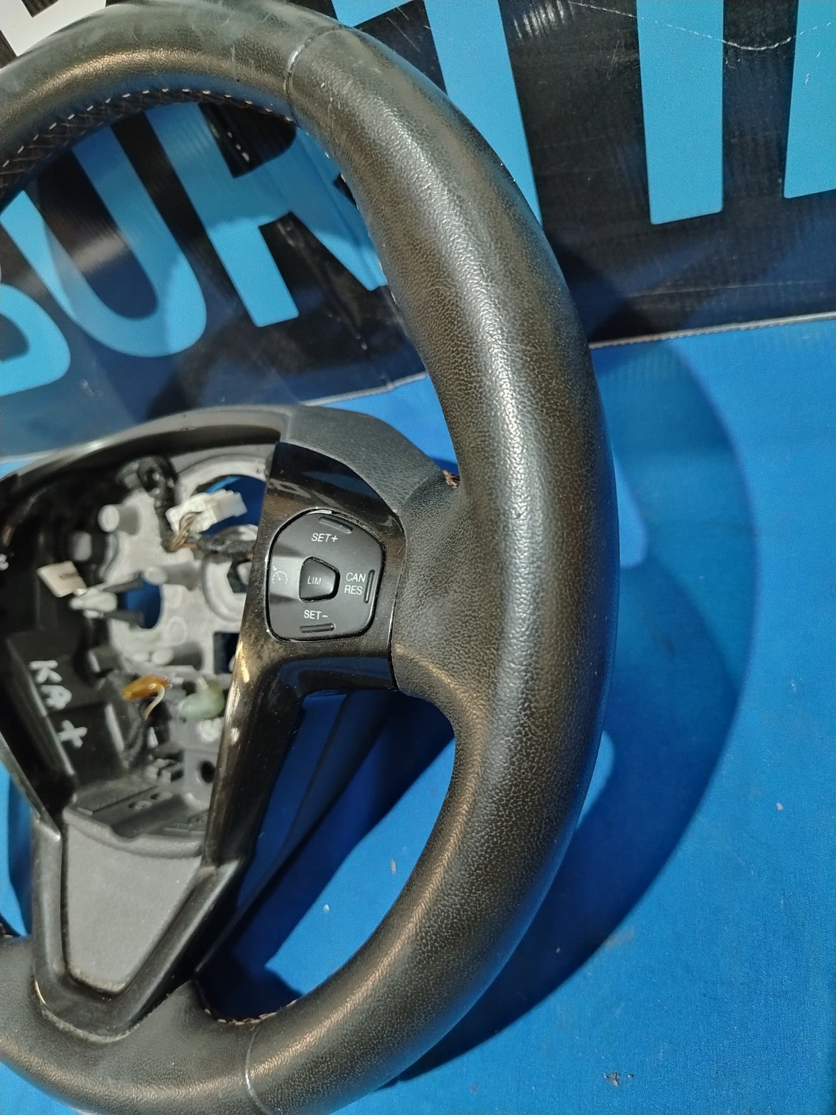 Vol 333 - Volante Ford Ka + plus