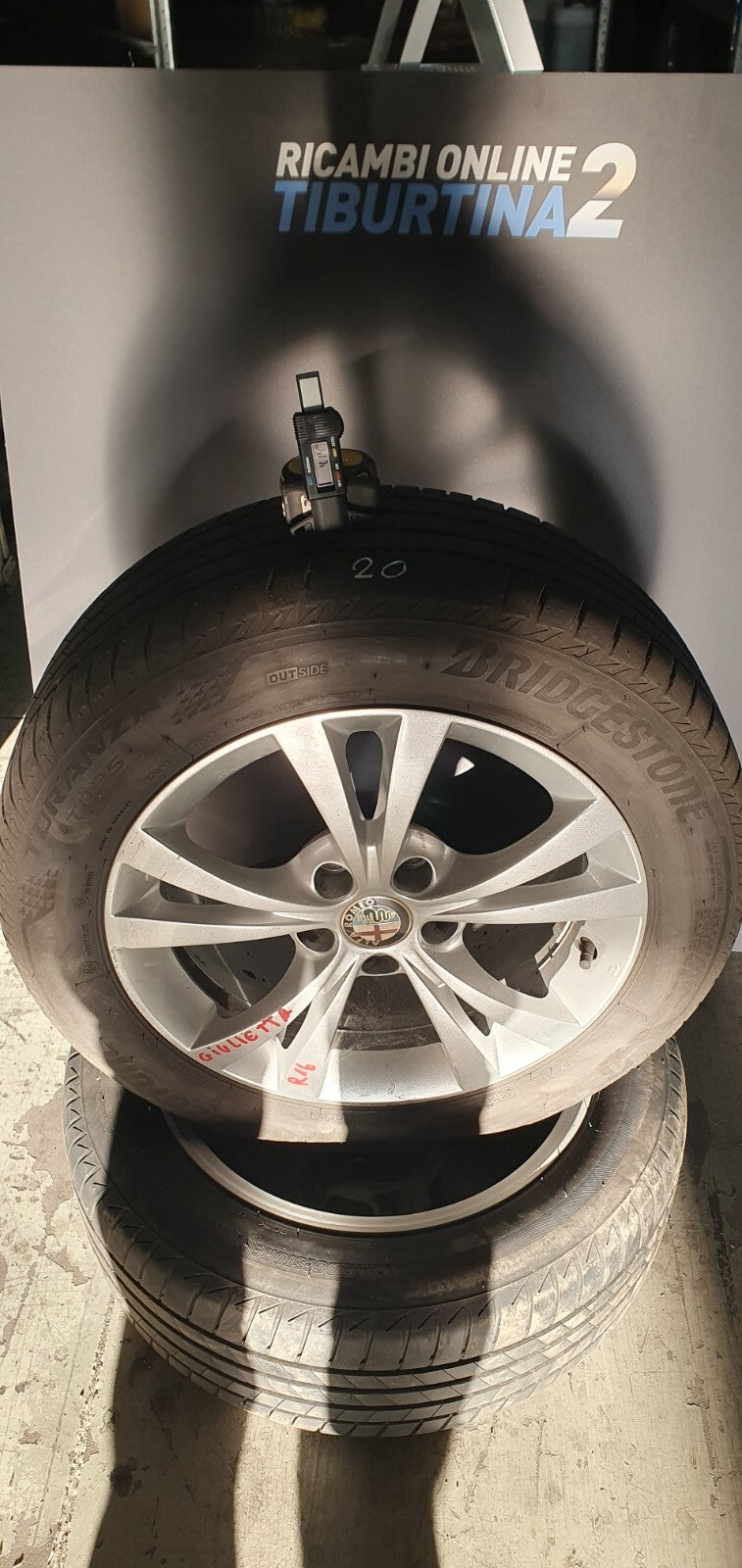 Cerchi e gomme 4 cerchi per Alfa Romeo Giulietta r16 con gomme