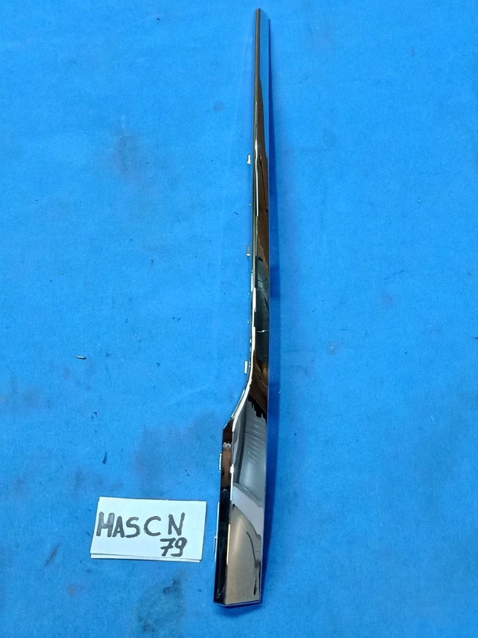 Masc N 79 - Modanatura paraurti nuova anteriore destra Volkswagen Passat B8