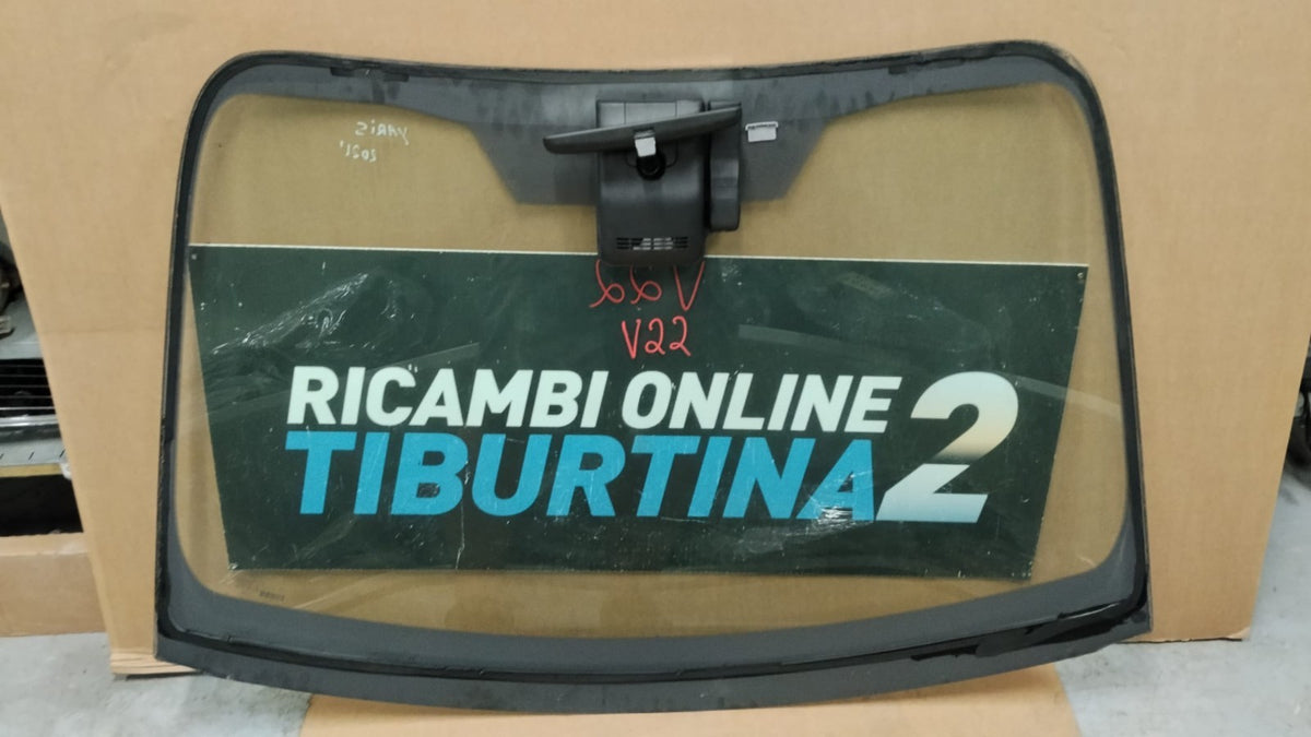 V22 parabrezza usato anteriore Toyota Yaris dal 2020