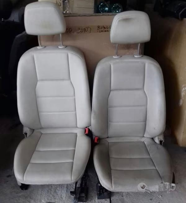 Tappezzeria Mercedes glk in pelle beige con strappo 2008 2015