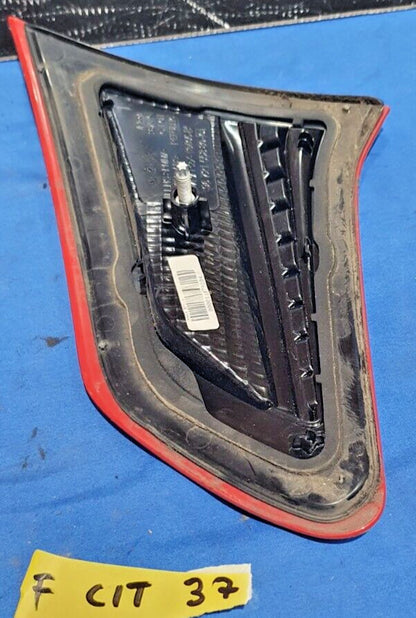 Fanale posteriore interno sinistro citroen c4 con danno alla plastica anteriore