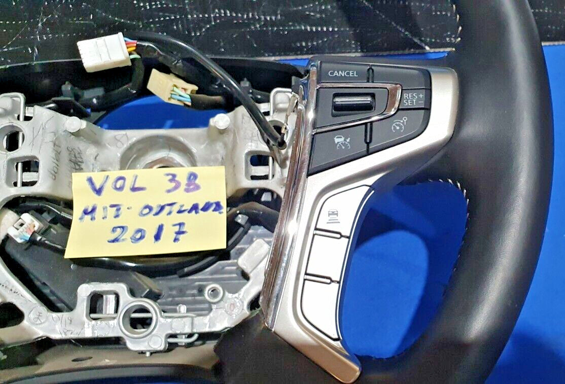 VOL 38 - Volante Mitsubishi Outlander 2017 in poi con comandi
