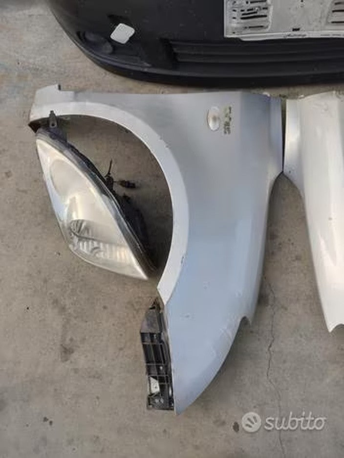 Muso completo musata Suzuki swift 1.3b dal 2004 senza faro sinistro
