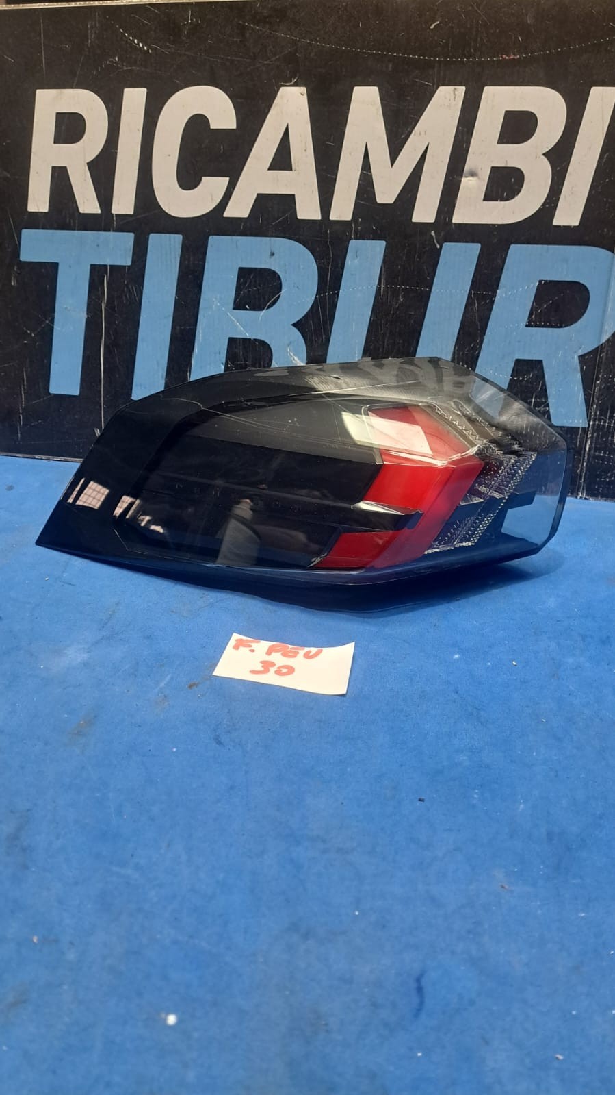 F Peu 30 Fanale stop posteriore sinistro Peugeot 2008 anno 2019 in poi