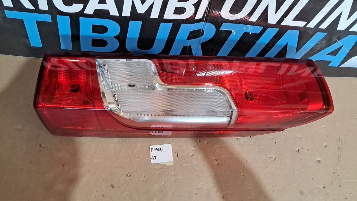 f peu 47 Fanale posteriore interno destro Peugeot boxer dal 2014 in poi