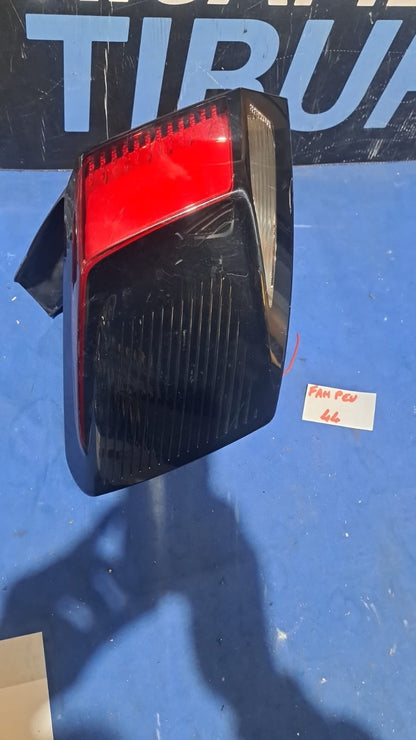 F Peu 44 Fanale posteriore sinistro Peugeot 3008 LED dal 2016 in poi