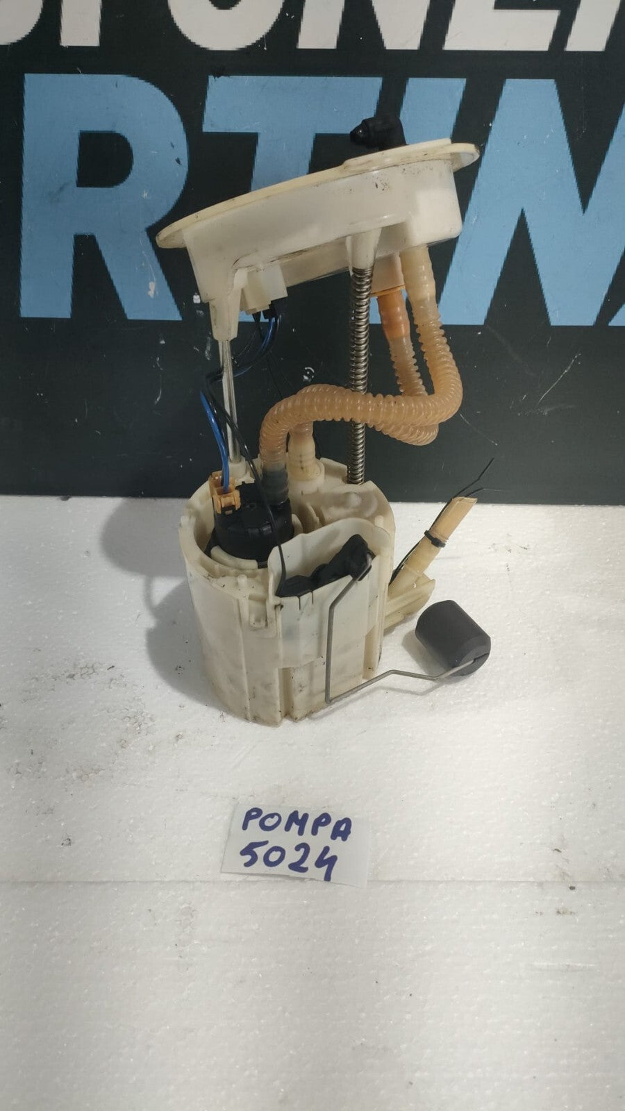 Pompa carburante BMW s3 F30 F31 2.0 diesel  2011 in poi Cod 7243972-11 Bosch