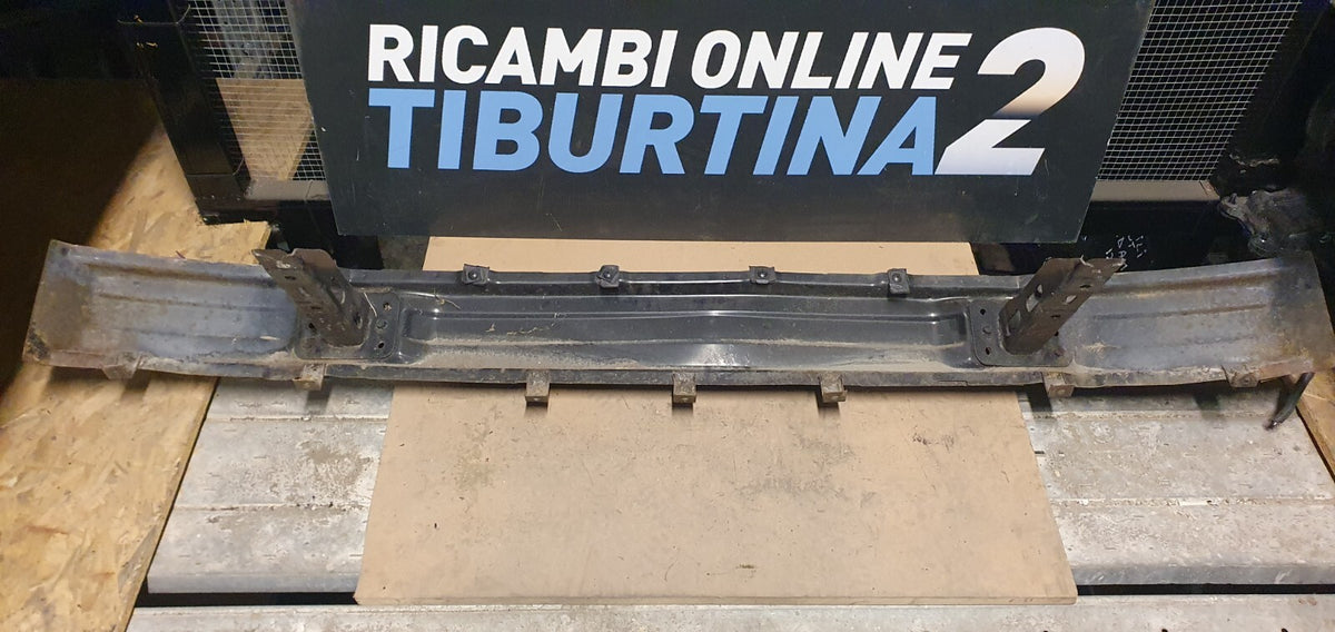 Traversa rinforzo paraurti posteriore Kia Carnival con difetto