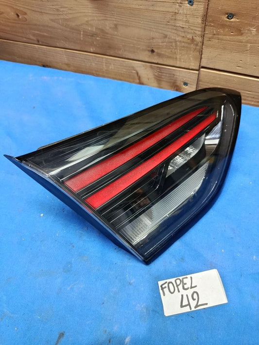 F Opel 42 - Fanale posteriore stop interno sinistro LED Opel Crossland Restyling