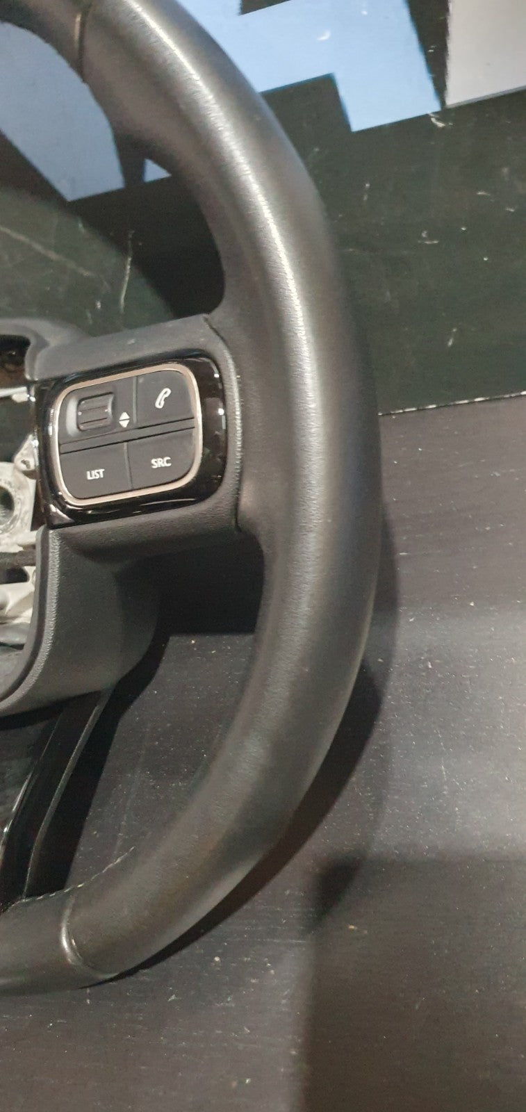 Vol 398 - Volante Citroen C5