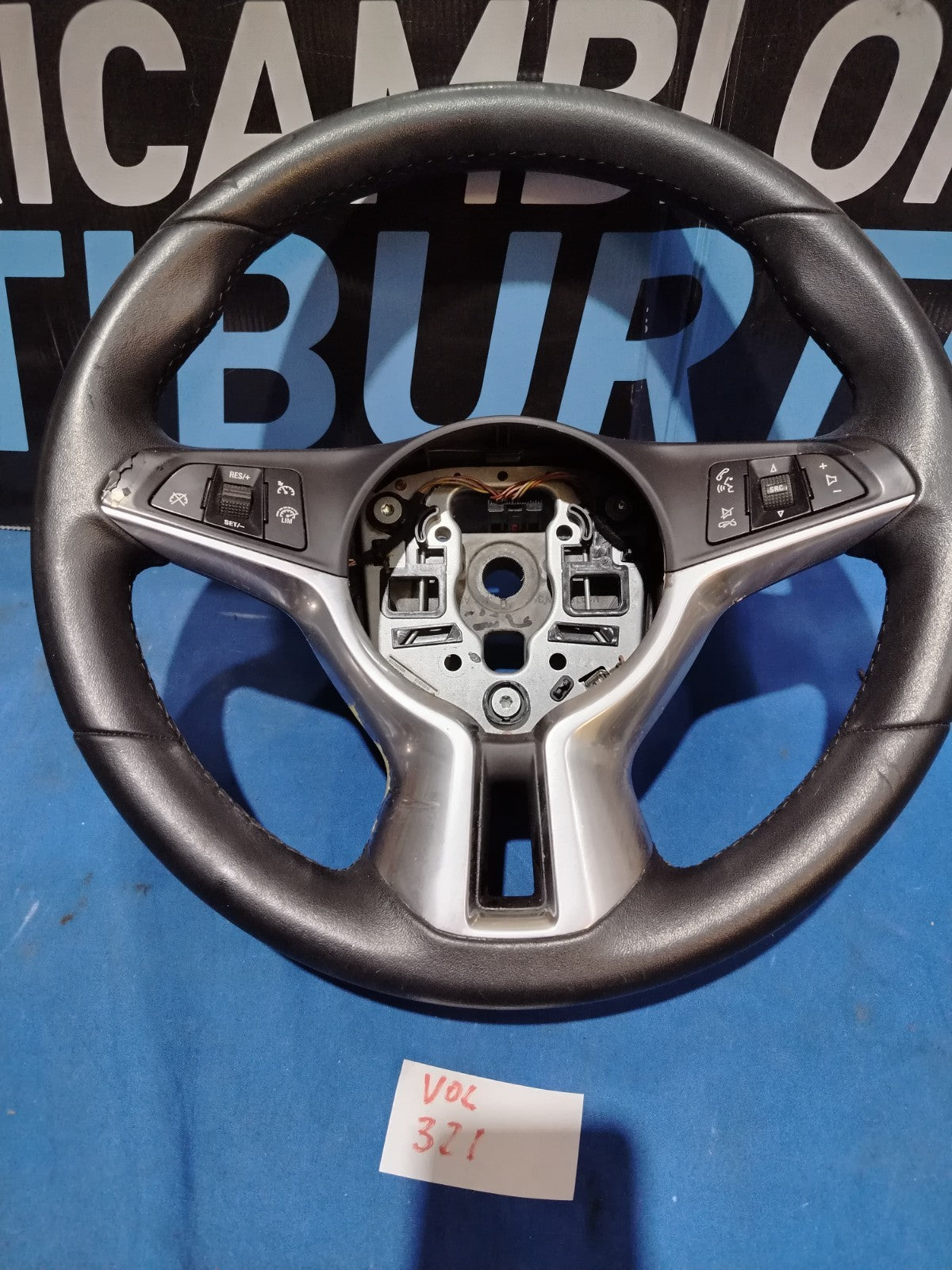 Vol 321 - Volante Opel Adam con comandi