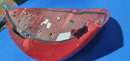 Spoiler posteriore  Renault Clio IV con attacco rotto 1540919x