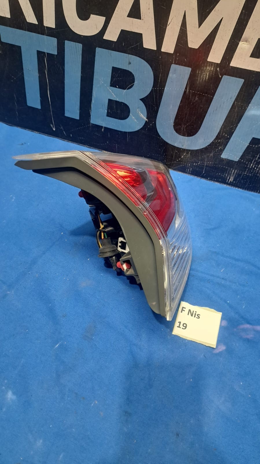 F Nis 19 Fanale stop posteriore interno sinistro Nissan X-trail dal 2014 in poi
