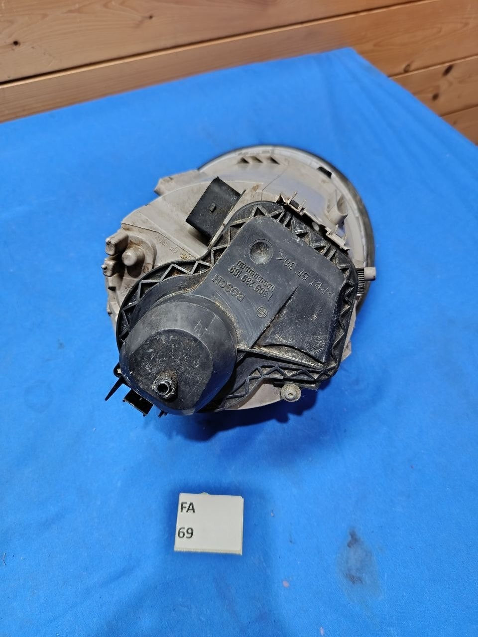 FA 69 - faro Anteriore Sinistro Volkswagen New Beetle 1998 2010  Cod 0301163201