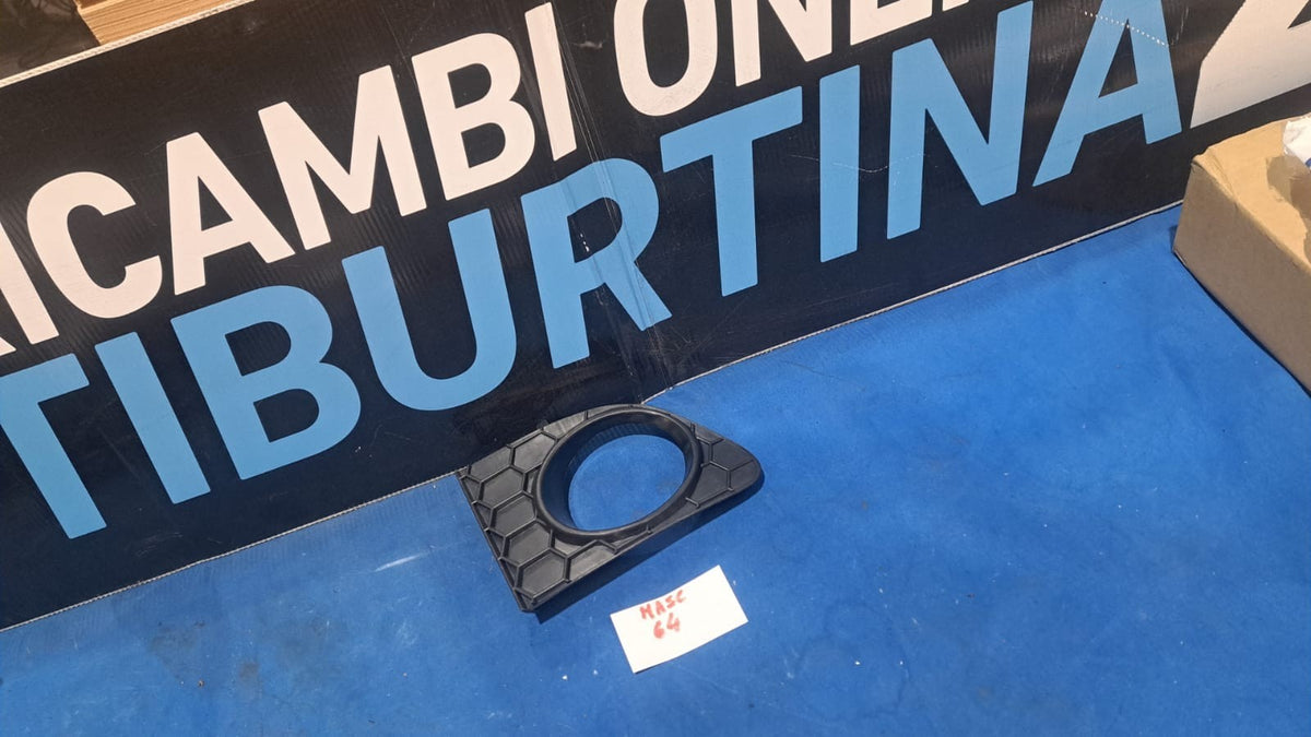 Masc 64 Mascherina destra paraurti anteriore per fiat punto dal 2012 con foro