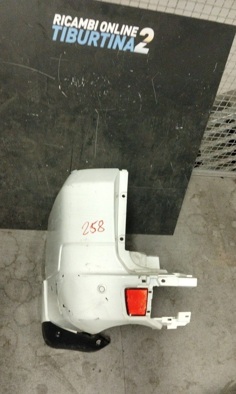 Par258 paraurti posteriore cantonale sinistro Mitsubishi Pajero dal 2007