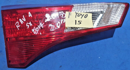 F TOYO 15 - Fanale Posteriore interno sinistro Toyota Rav 4 2012 con difetto