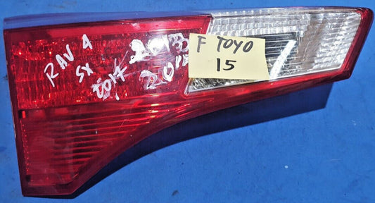 F TOYO 15 - Fanale Posteriore interno sinistro Toyota Rav 4 2012 con difetto