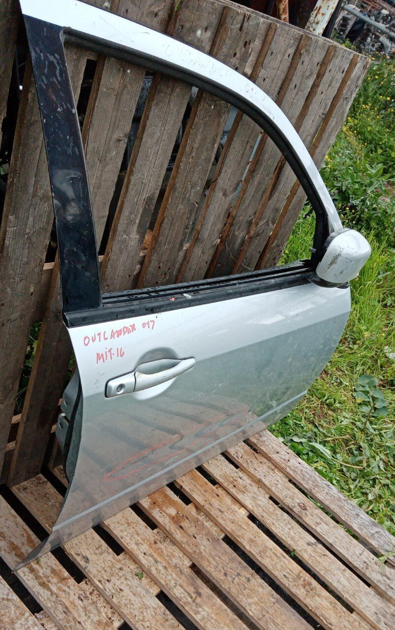 Portiera sportello anteriore destro Mitsubishi Outlander 2001 con difetto