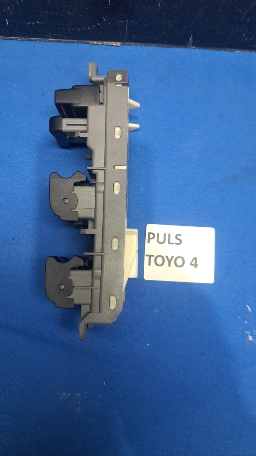Puls Toy 4 pulsantiera alzavetro Toyota yaris dal 2012 in poi