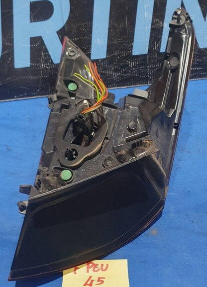 F Peu 45 Fanale posteriore Peugeot 308 5P destro dal 2013