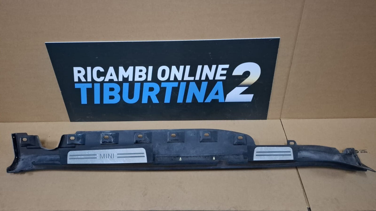 Minigonna sinistra Mini Countryman 51779801887 dal 2012