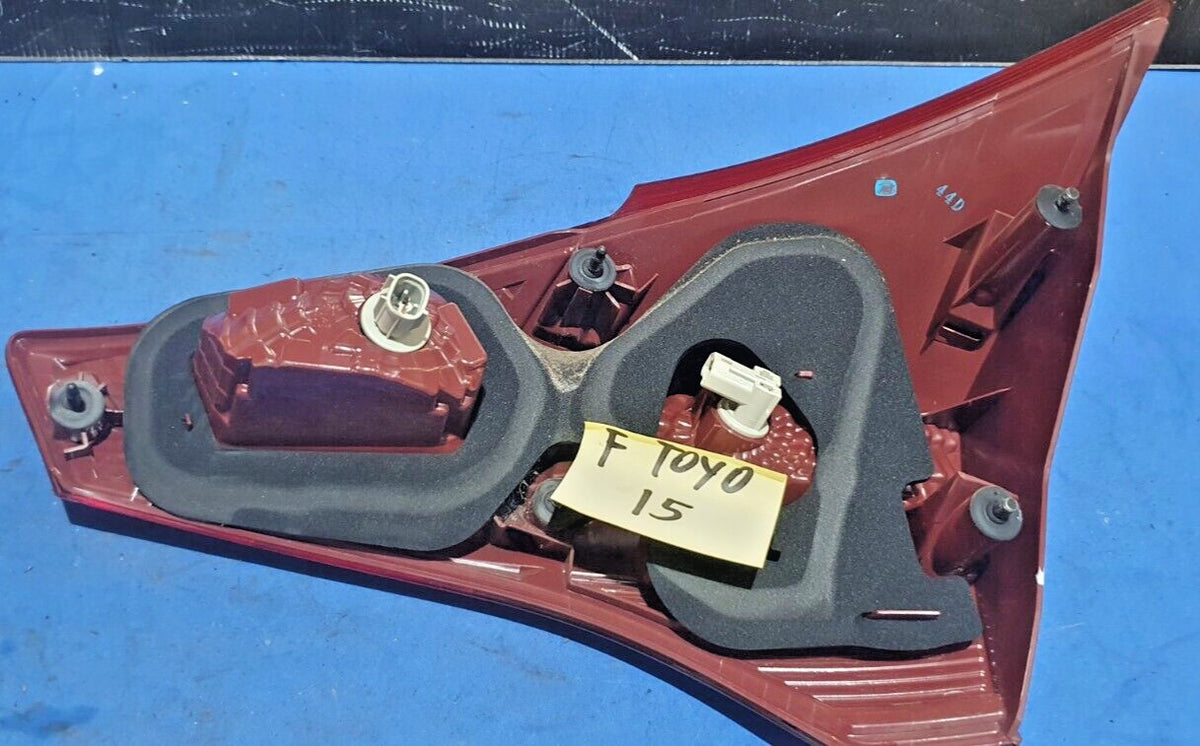 F TOYO 15 - Fanale Posteriore interno sinistro Toyota Rav 4 2012 con difetto