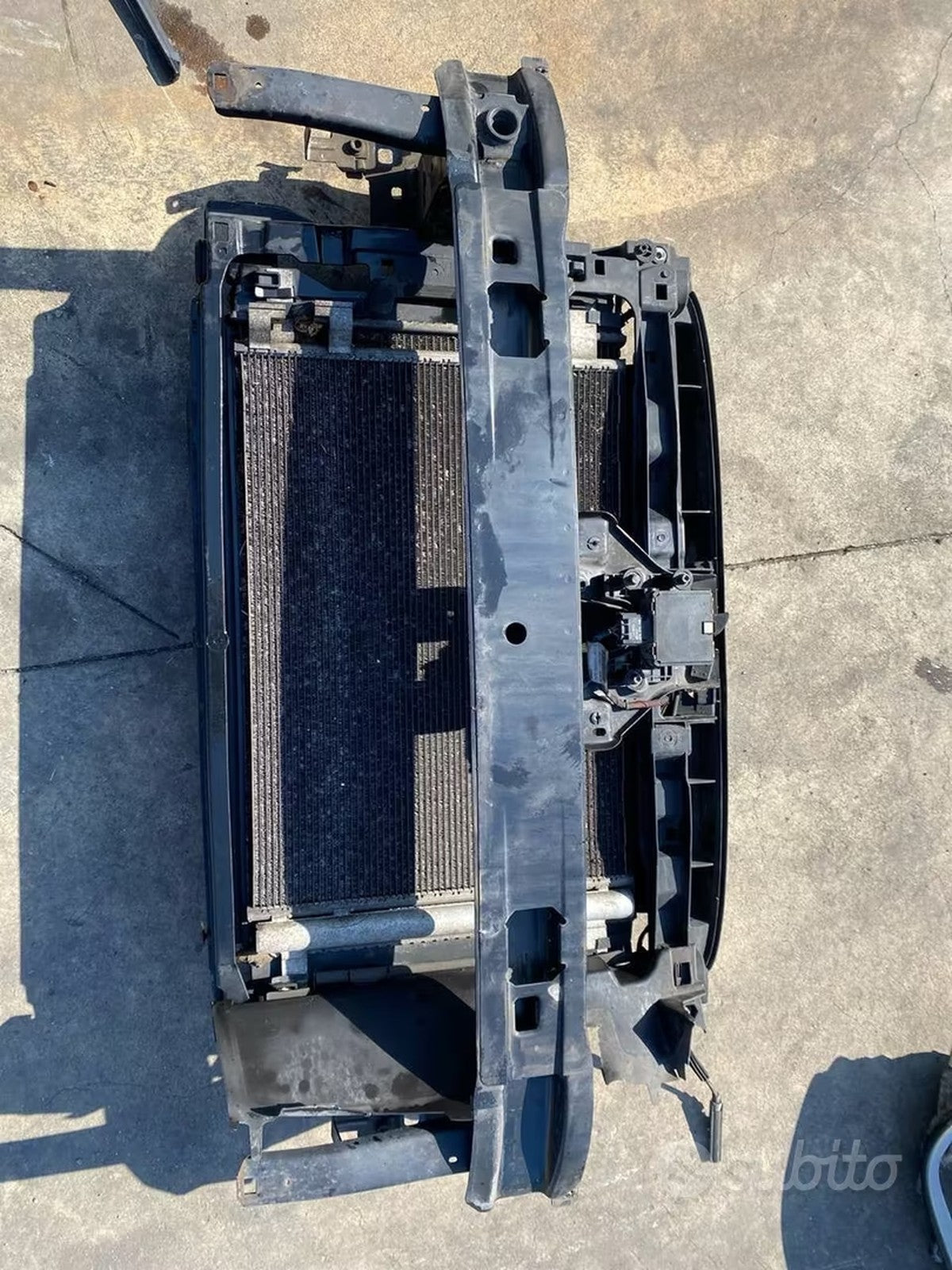 Muso completo musata Volkswagen Passat 2014 2.0D faro sinistro da riparare
