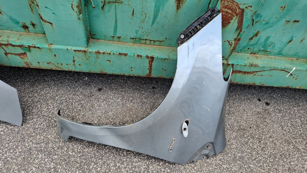 Muso completo musata Toyota  yaris 1.4d parafanghi ammaccati fari attacchi rotti
